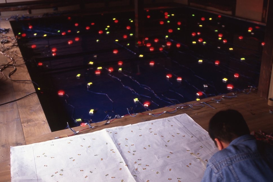 島民と作り上げるアート――宮島達男「角屋」