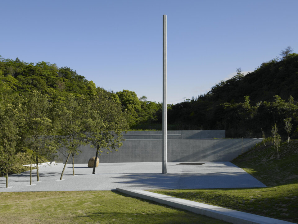 李禹煥美術館「柱の広場」